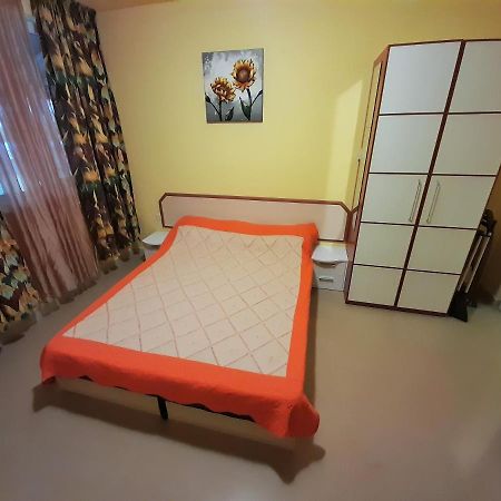 Apartment Pasat Slăntjev Brjag Exteriör bild