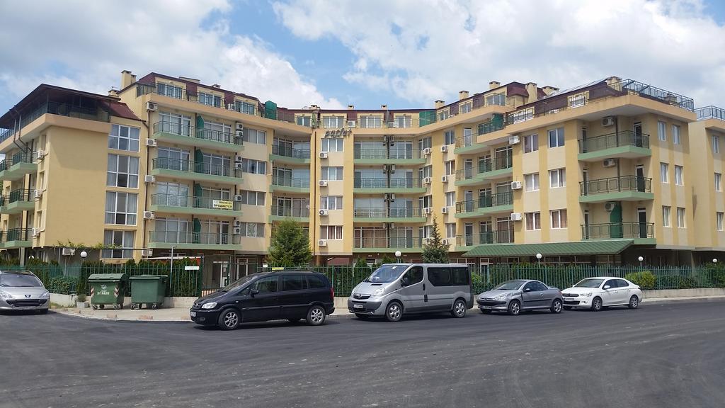 Apartment Pasat Slăntjev Brjag Exteriör bild